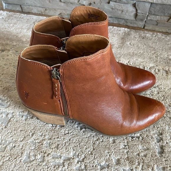 Frye Judith Whisky Brown Cognac Leather Ankle Booties Heeled Boots Dual Zipper:9 - Picture 6 of 13